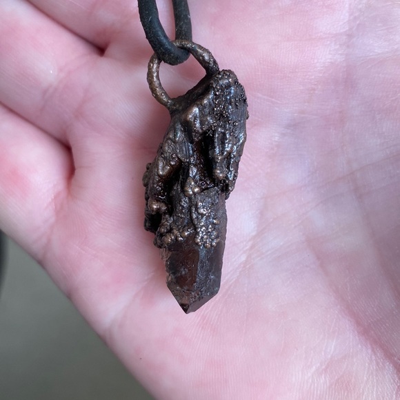 🖤DARK SMOKY🖤electroformed beauty! 1.5” long. Almost black smoky. GORGEOUS 🖤🔥 - Picture 5 of 16